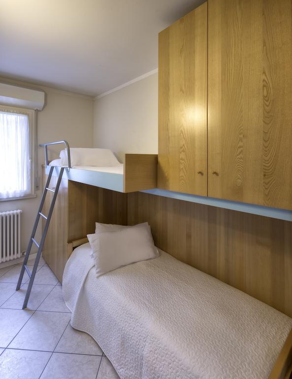 Residence Hamilton Riccione Quarto foto
